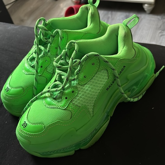 Lime green Balenciaga - Picture 13 of 15